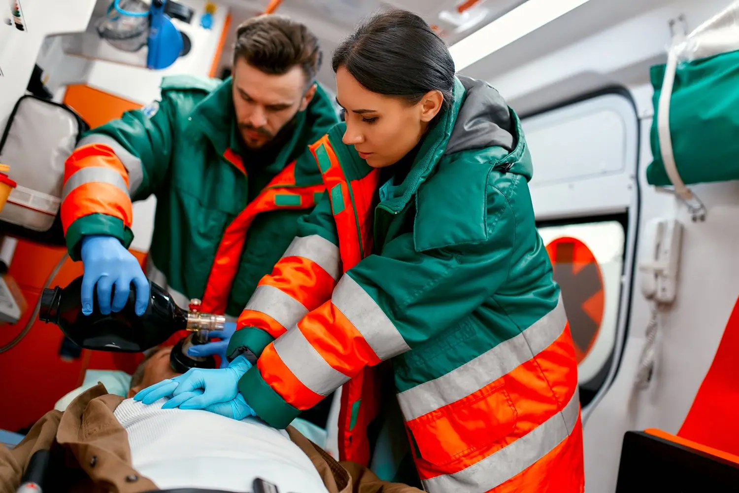 Skuteczność akcji ratowniczych: analiza czasów reakcji w aglomeracji
