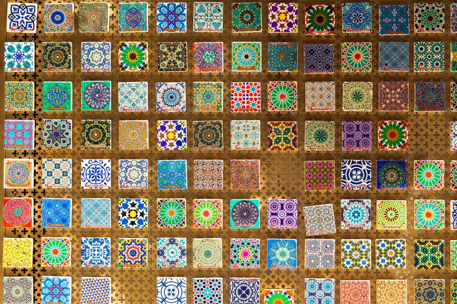 Różnice między kaflami a płytkami ceramicznymi - przewodnik wyboru