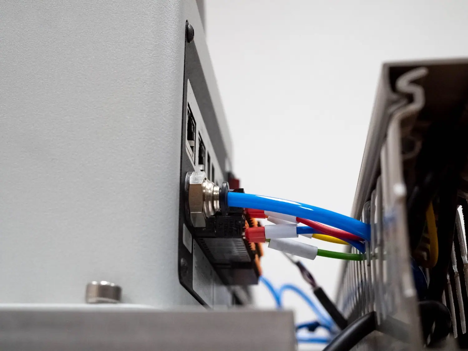 Kiedy wymieniać przewody w instalacji domofonowej na nowe