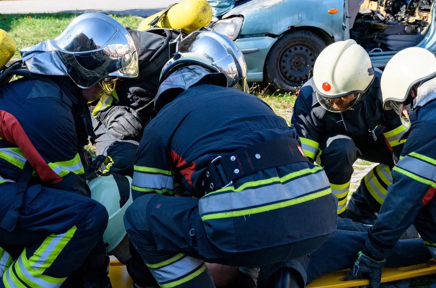 Kiedy wezwać straż pożarną zamiast pogotowia: zasady i wyjątki